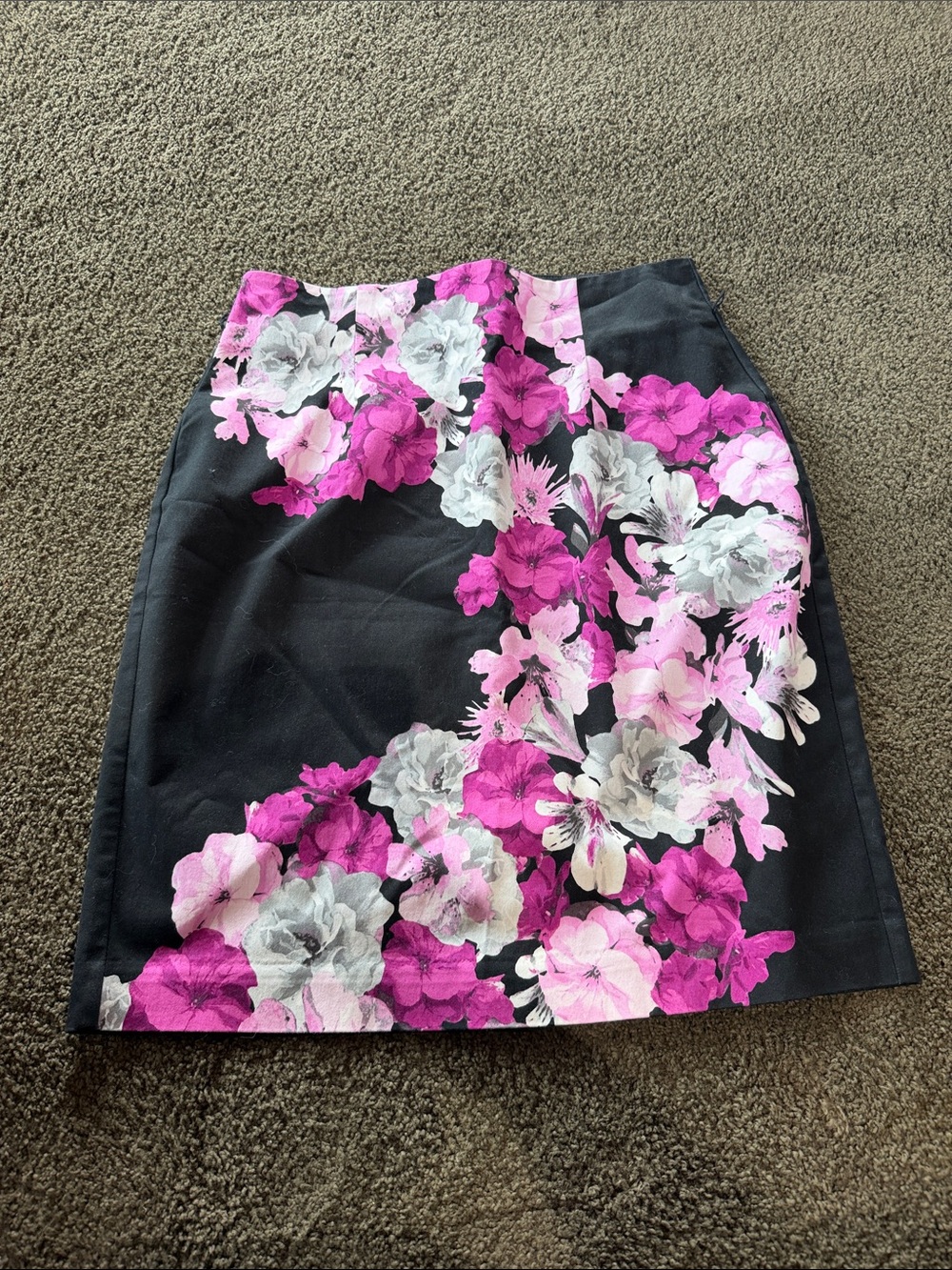 Worthington Black Pencil Skirt with Pink & White Floral Print Sz 10p